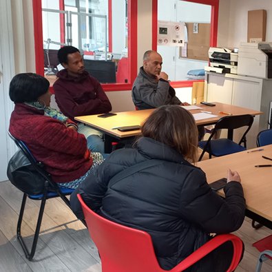 En formation